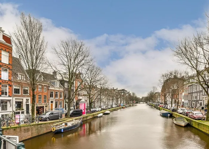 Spiegelgracht Apartments With Canal View
